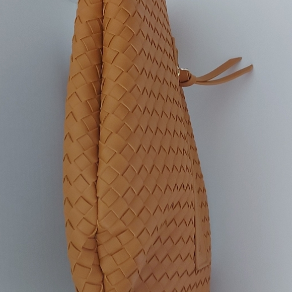 NWT Sondra Roberts Squared Hobo Bag - Picture 5 of 10